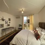Refined Apartment Downtown